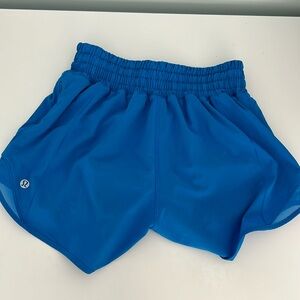 Lululemon hotty hot shorts length: 4inch Size: 2 LIMITED EDITION POOLSIDE BLUE